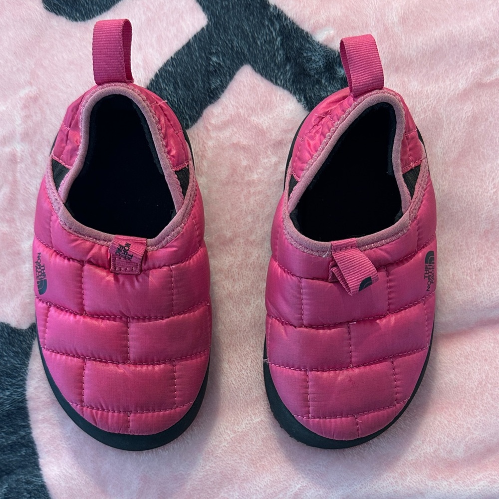 The North Face Kids Pink Quilted Slip-On Slippers